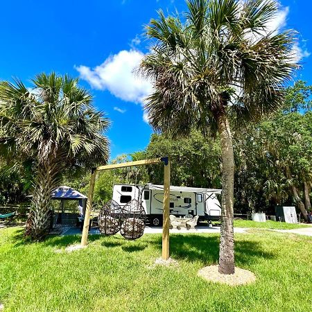 Lake Front Rv Experience Close To Port Canaveral And Kennedy Space Center Hotel Titusville Kültér fotó